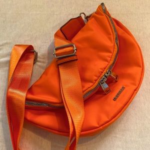 Half circle crossbody bag “Emily & Noah”